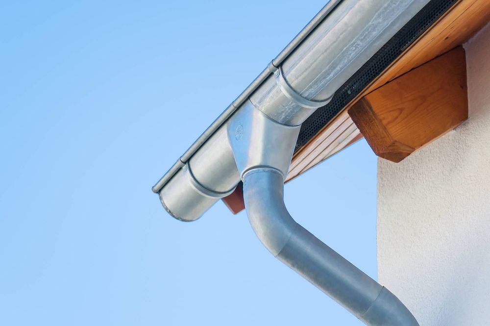 eavestroughing and gutters in Oakville