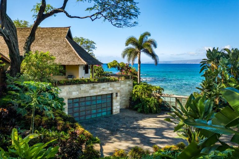 Hawaii beachfront homes for sale