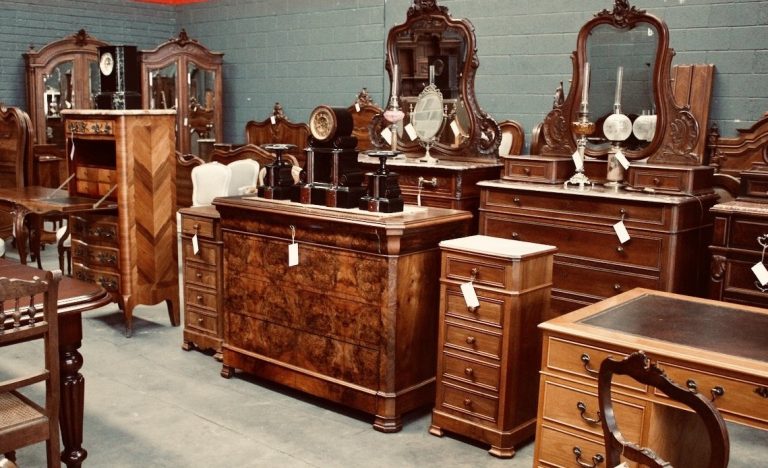 The Rewards of Purchasing Antique Furniture for Your Residence