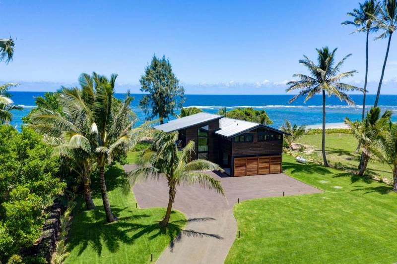 Hawaii beachfront homes for sale